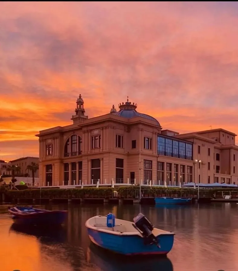 Annamaria - Central Station Charming Accommodation Bari