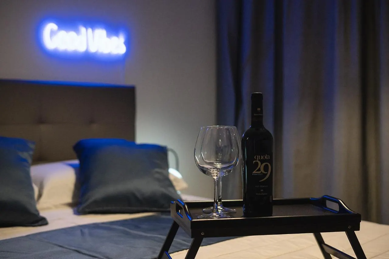 Annamaria - Central Station Charming Accommodation Bari Apartment