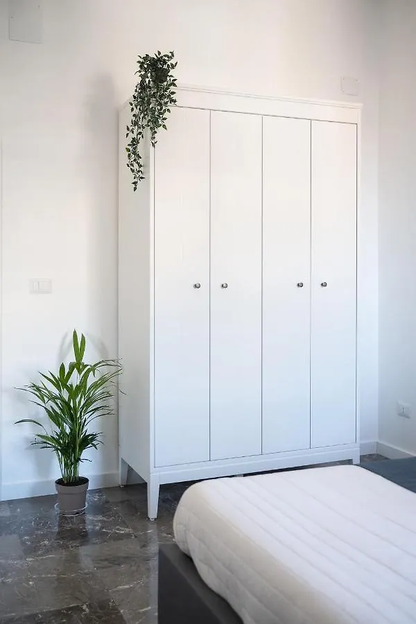 Annamaria - Central Station Charming Accommodation Bari Italy