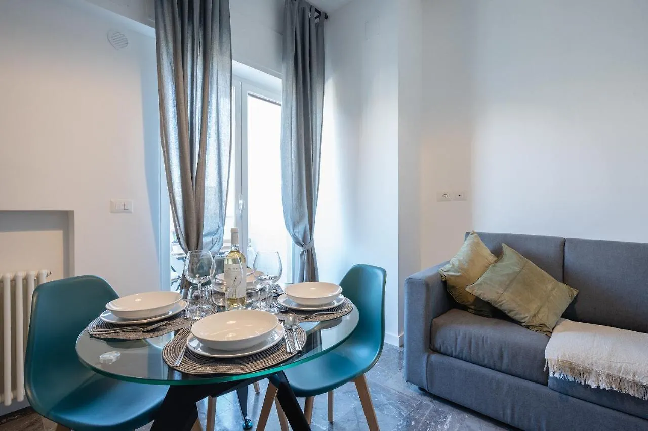 Apartment Annamaria - Central Station Charming Accommodation Bari Italy
