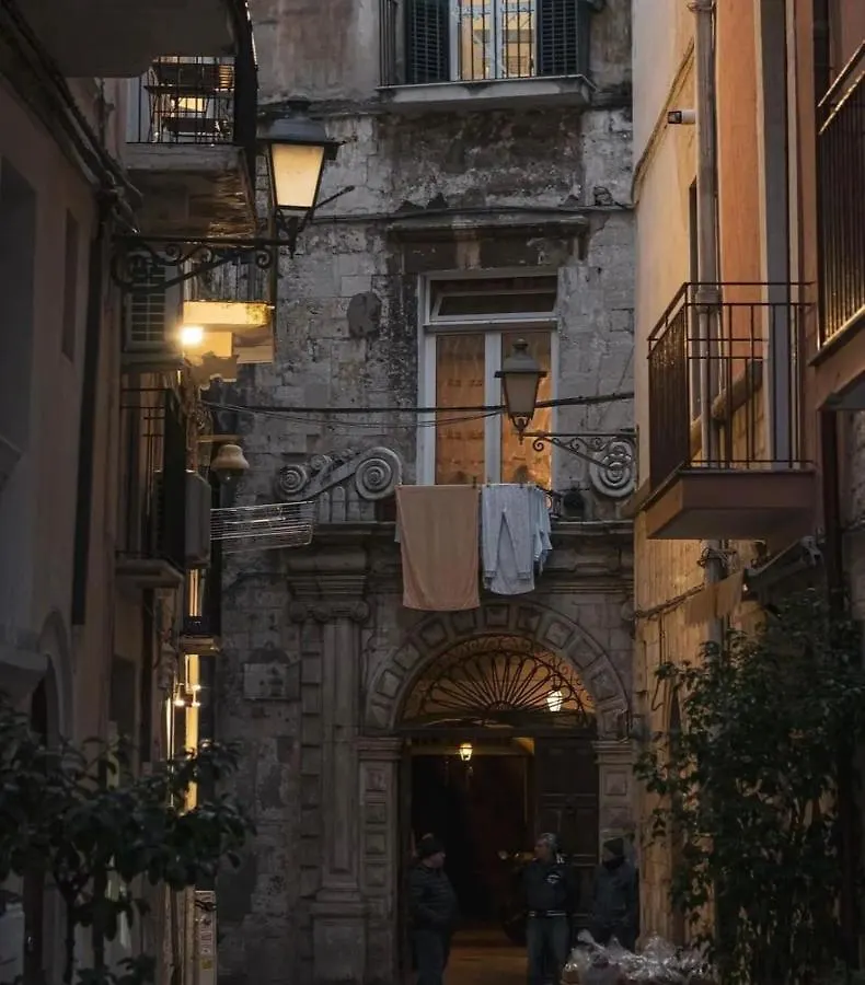 Apartment Annamaria - Central Station Charming Accommodation Bari