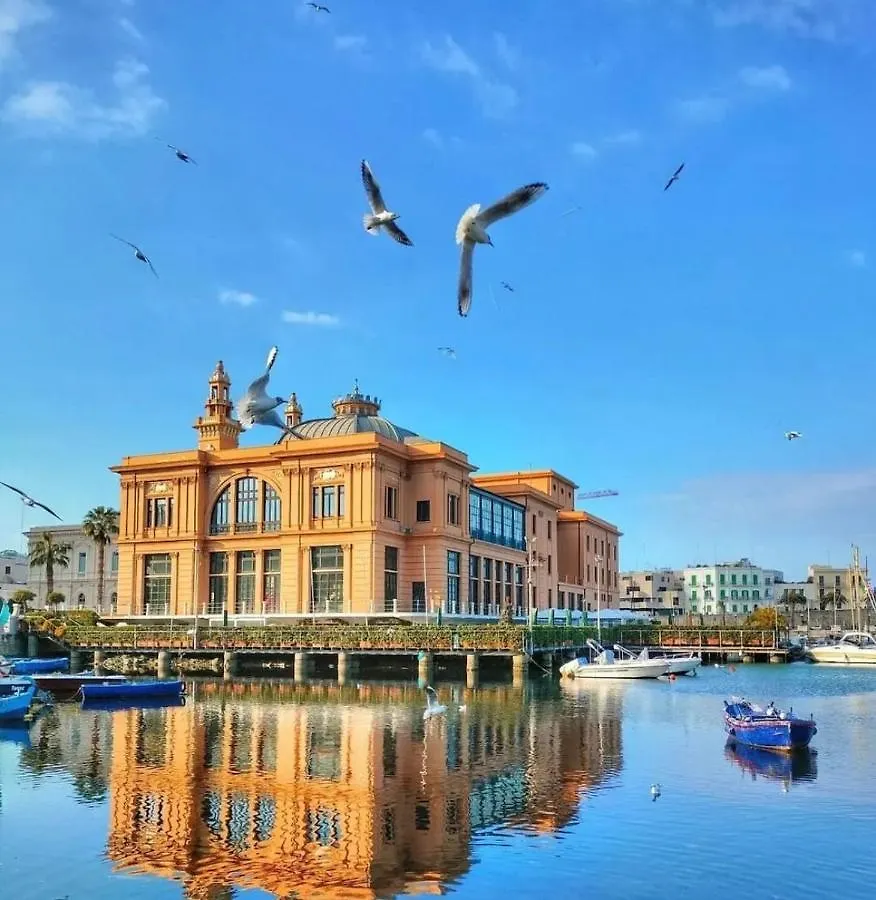 Annamaria - Central Station Charming Accommodation Bari Apartment
